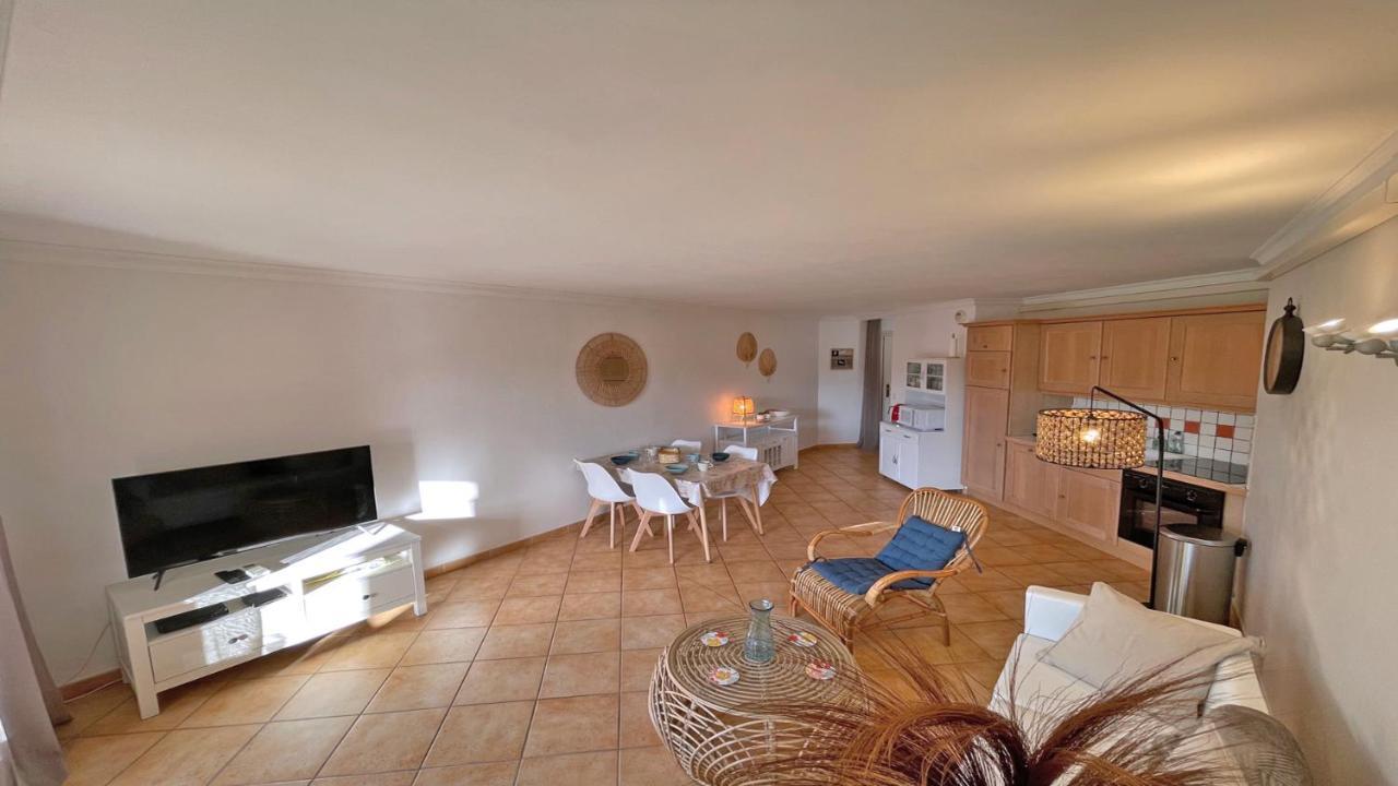 Appartement Les Pins Bleus A8 Sainte-Maxime Eksteriør bilde