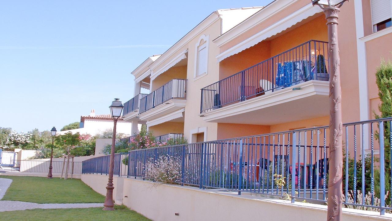 Appartement Les Pins Bleus A8 Sainte-Maxime Eksteriør bilde